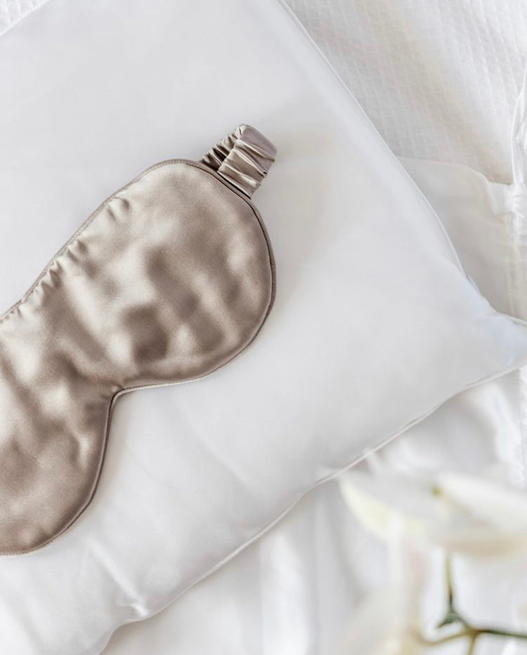 Silk Travel Eye Mask Silver Mist