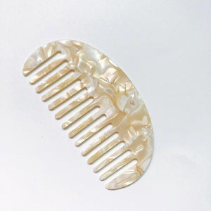 Open image in slideshow, Tuula Resin Hair Combs
