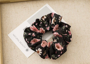Open image in slideshow, Floral Scrunchie
