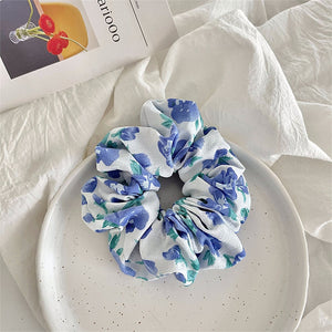 Open image in slideshow, Floral Scrunchie
